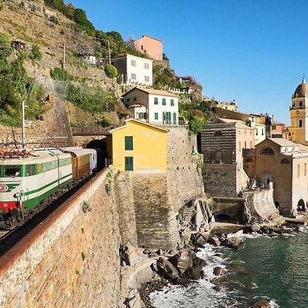 Ferienwohnung Joivy Family Flat With Little Patio, Cinque Terre Vernazza Exterior foto